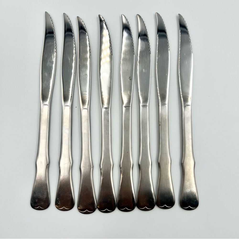 Oneida Community Patrick Henry Solid Handle Steak Knives Set of 8 Vintage